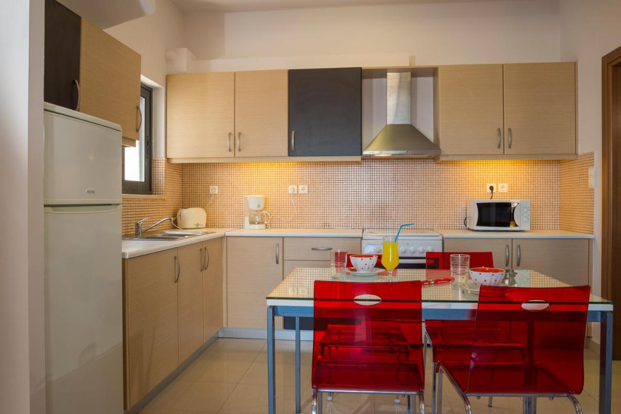 Caravella Luxury Apartments Палеохора Екстер'єр фото