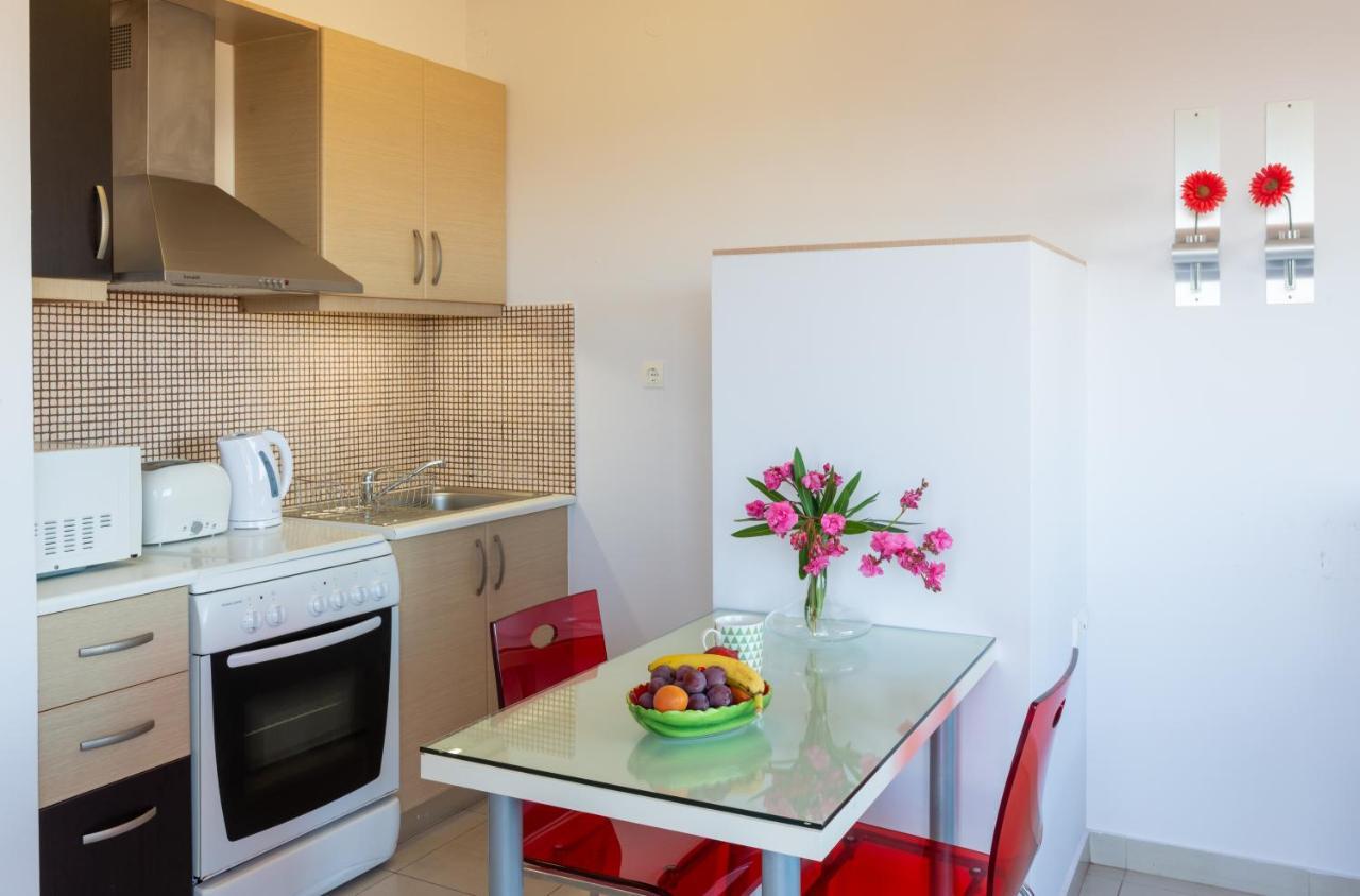 Caravella Luxury Apartments Палеохора Екстер'єр фото