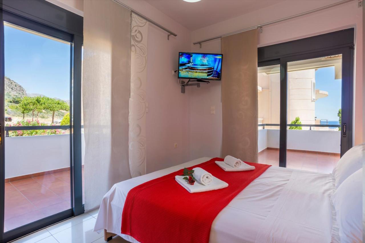 Caravella Luxury Apartments Палеохора Екстер'єр фото