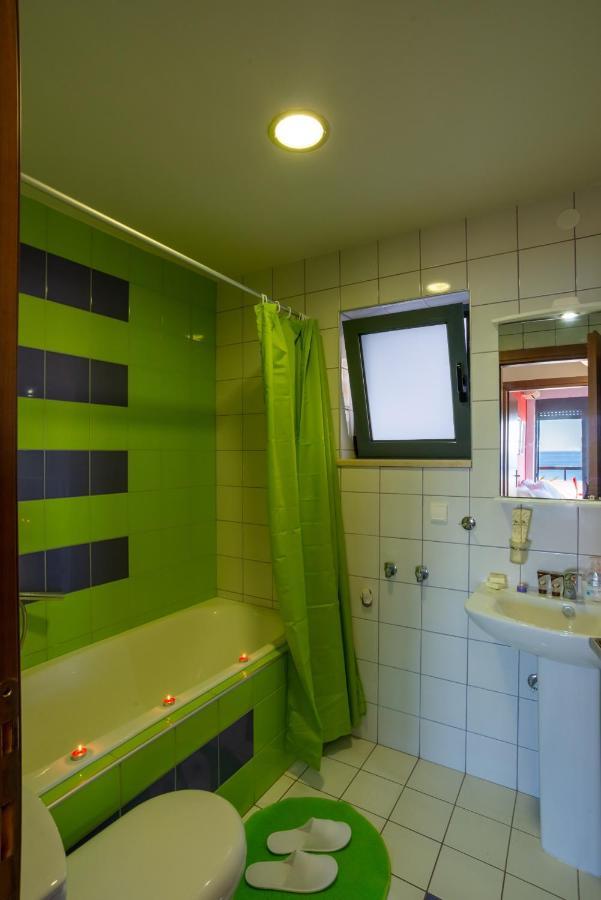 Caravella Luxury Apartments Палеохора Екстер'єр фото