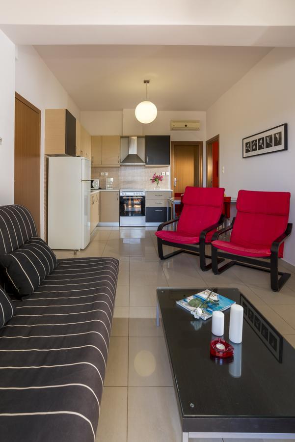 Caravella Luxury Apartments Палеохора Екстер'єр фото